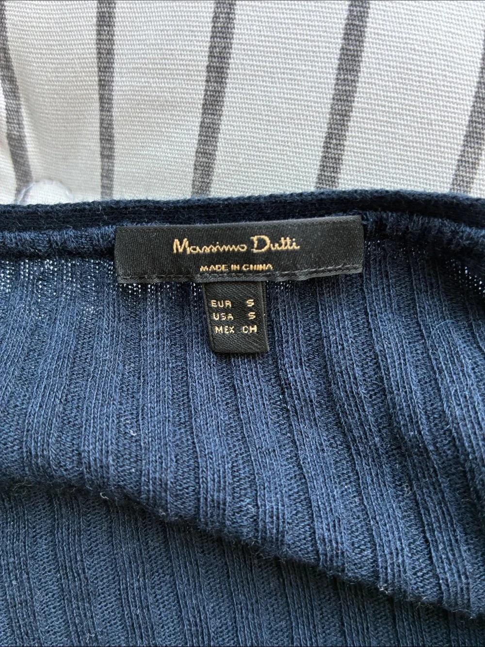 Massimo Dutti Navy Ribbed Button-Front Cropped Top - Picture 2 of 3